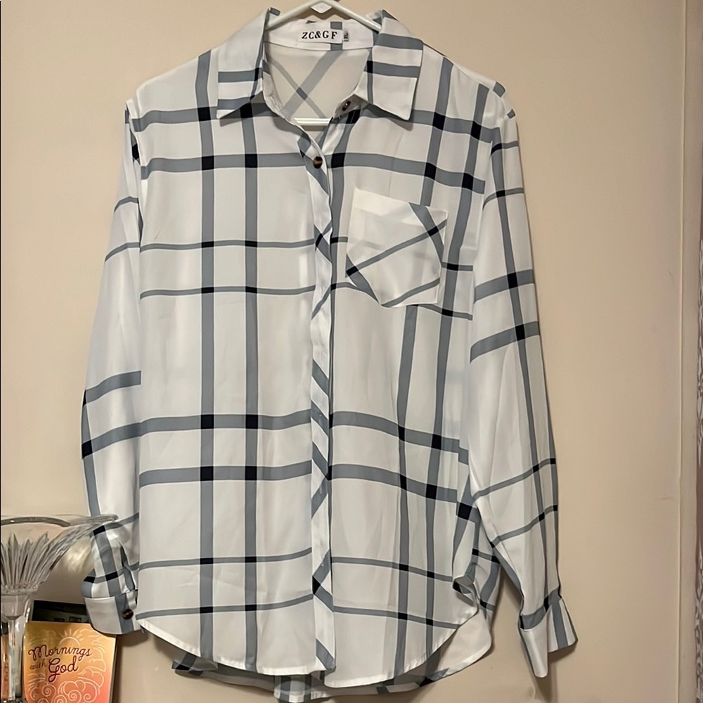Zara White and Black Plaid Shirt Nice soft Women’s Blouse